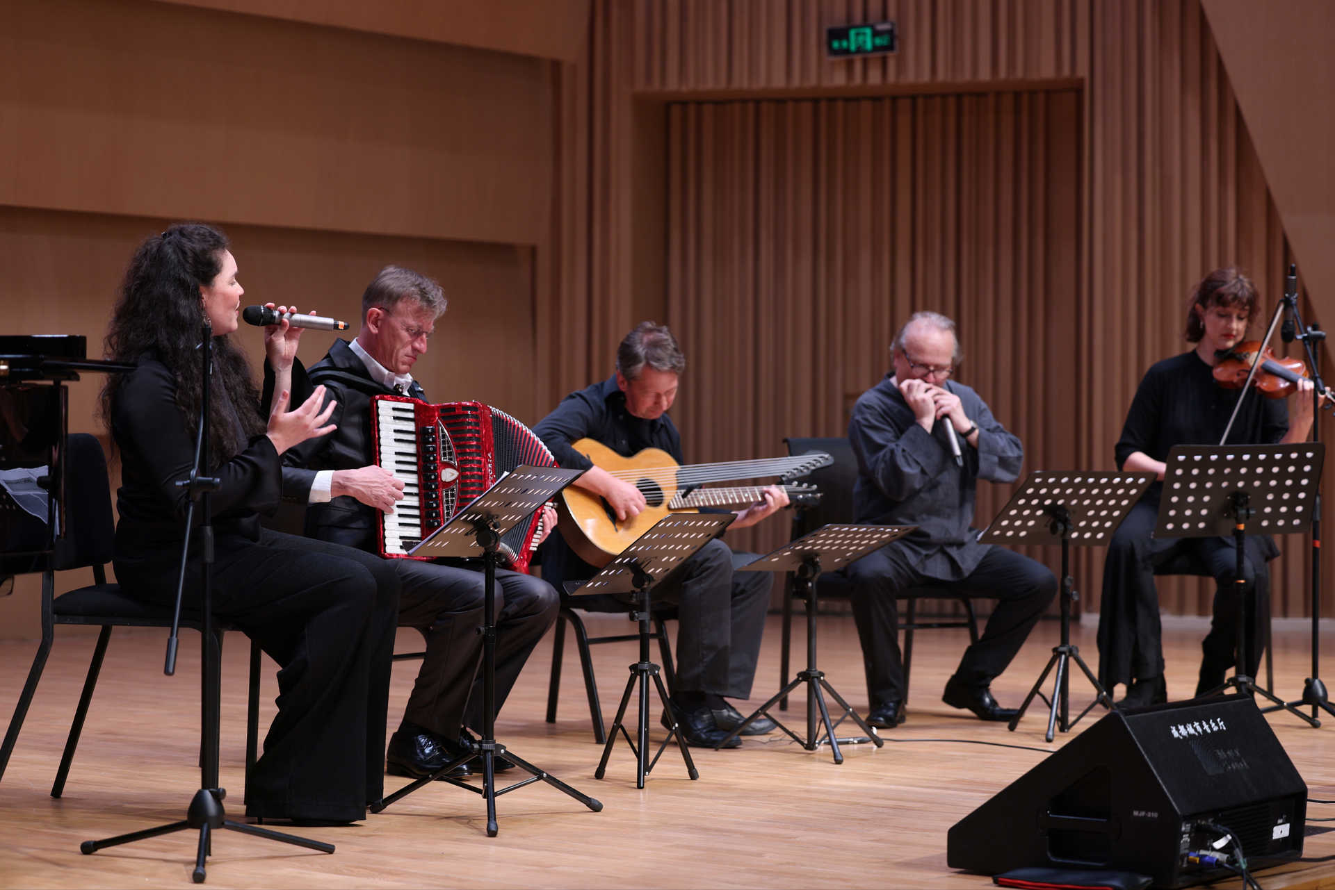 奥地利"新维也纳之声"音乐会燃爆蓉城_本地_新闻首页_红星新闻网